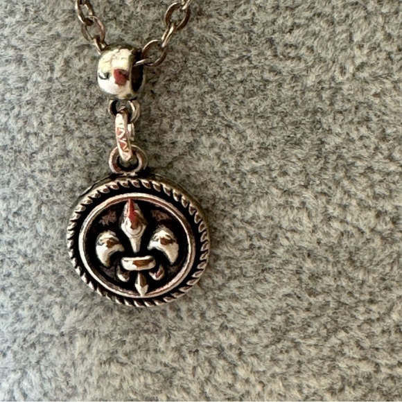 Vintage Silver French Fleur de Lis Pendant Necklace NWOT - Picture 7 of 15